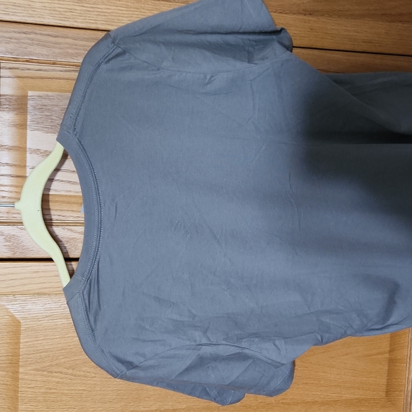 NWT Rose Short Sleeve Size 2XL - Picture 2 of 4